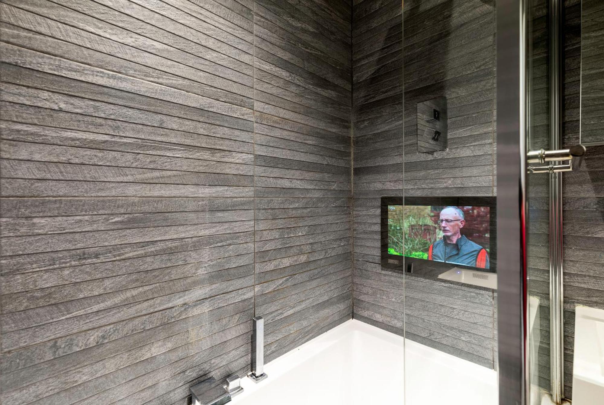 Sleek One Bedroom Flat In East Putney Apartment